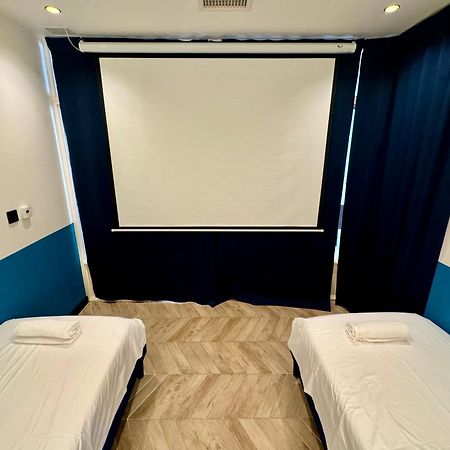 Roma Divine Home Cinema Et Jardin Nimes Exterior photo