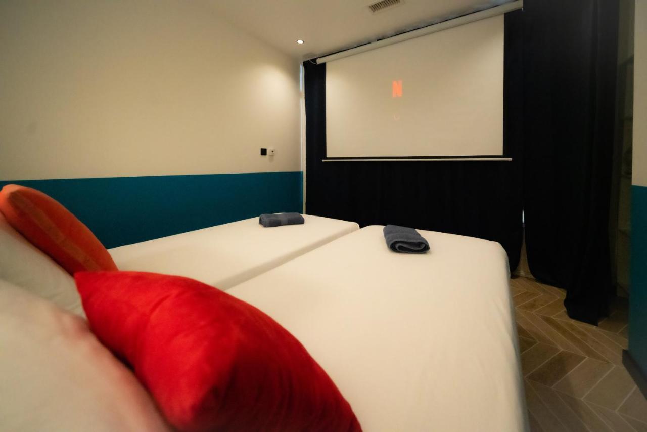 Roma Divine Home Cinema Et Jardin Nimes Exterior photo