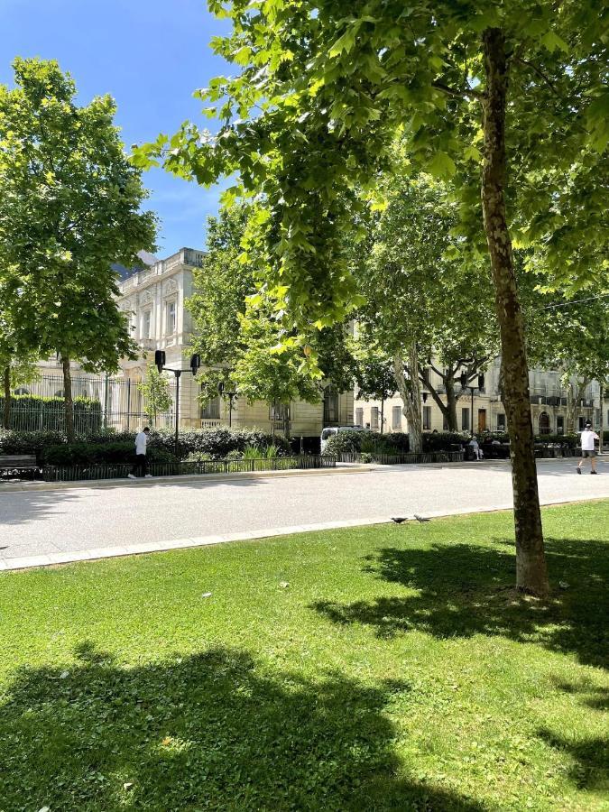 Roma Divine Home Cinema Et Jardin Nimes Exterior photo