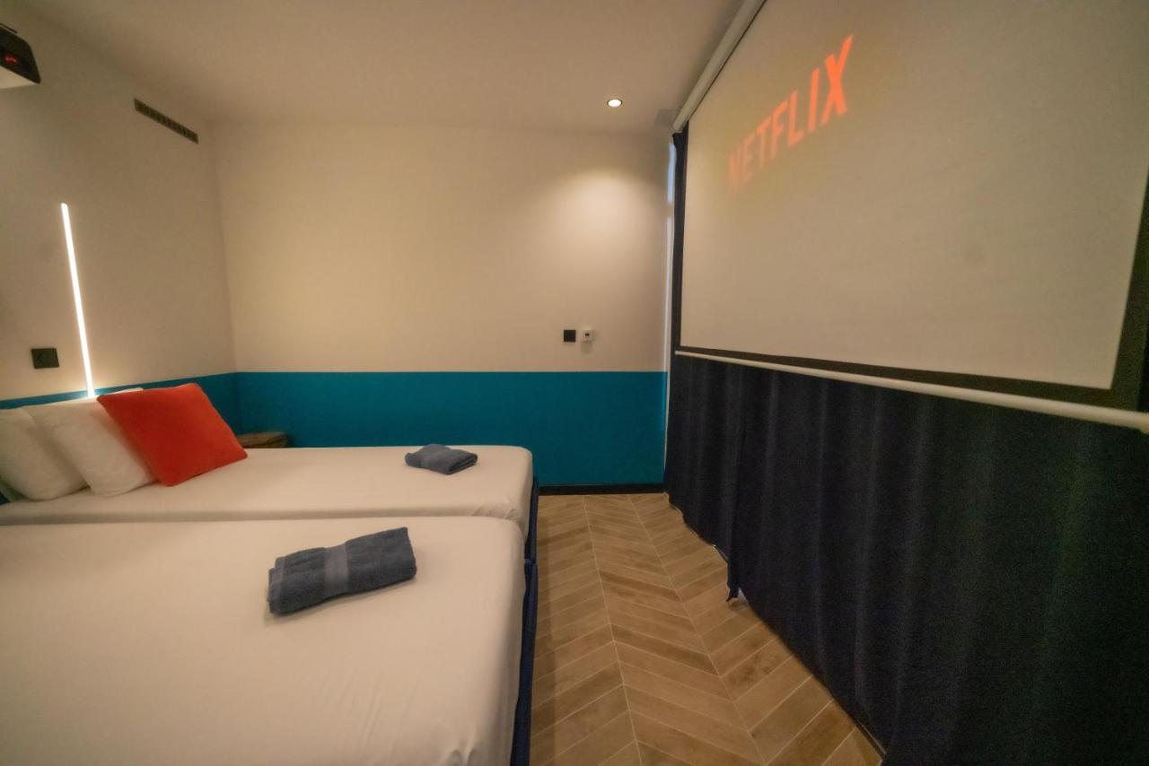 Roma Divine Home Cinema Et Jardin Nimes Exterior photo