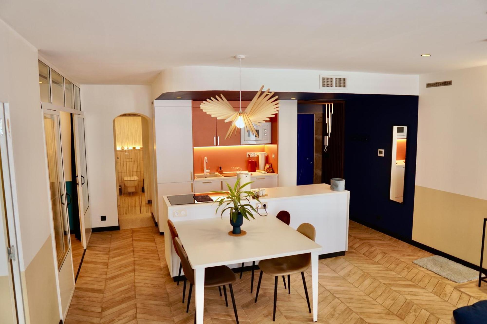 Roma Divine Home Cinema Et Jardin Nimes Exterior photo