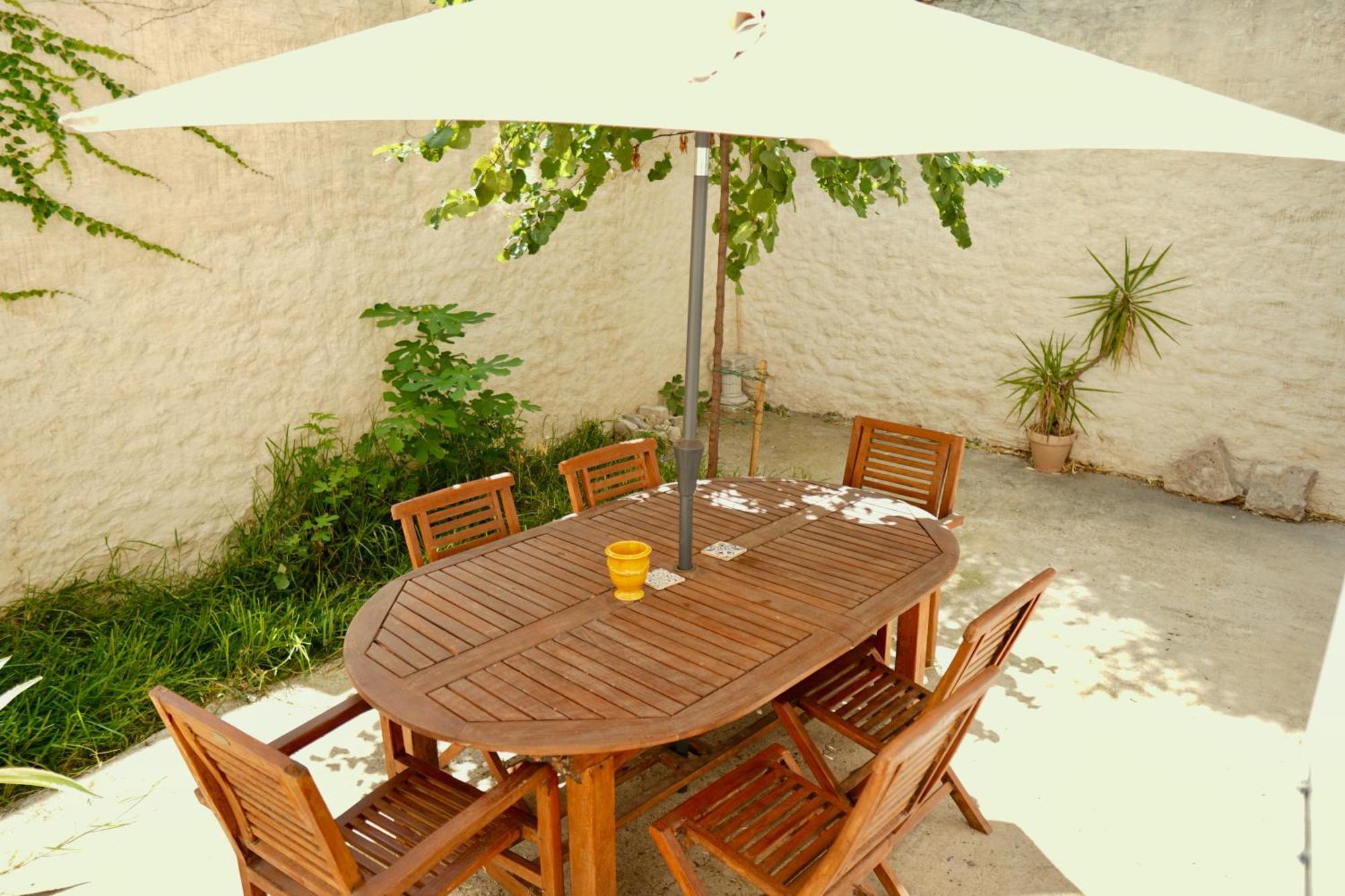 Roma Divine Home Cinema Et Jardin Nimes Exterior photo