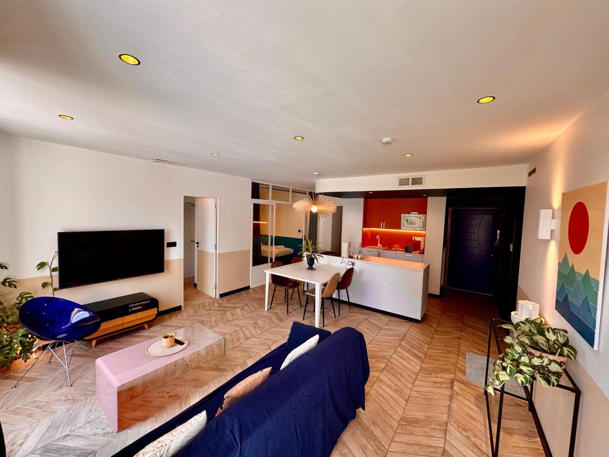 Roma Divine Home Cinema Et Jardin Nimes Exterior photo